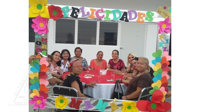 Centro Educativo Miguel Lara Vasallo Festejo Mamás 2019